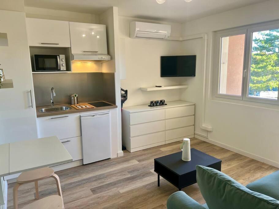 Le Pere Soulas Montpellier Luaran gambar